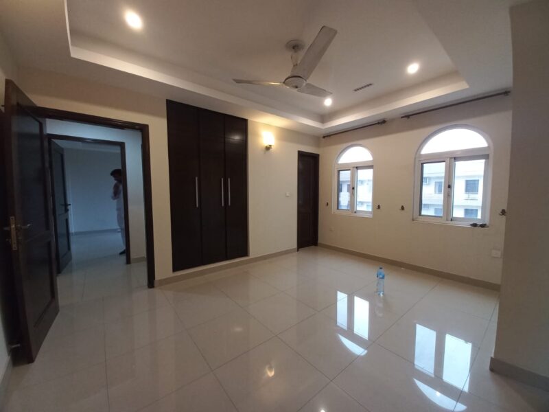 F11 Executive Heights 2bedroom attached washroom TV kitchen beautifull unfurnished apartment available for rent