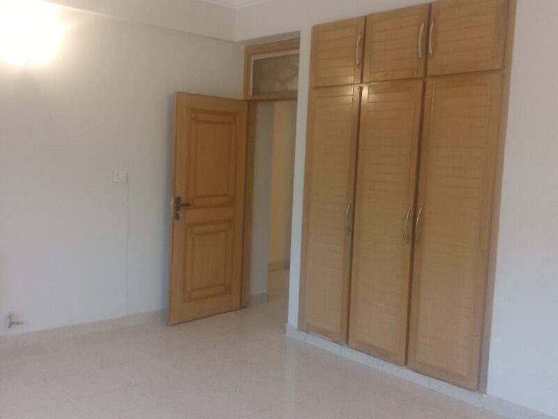 F11 luxury apartments available for rent