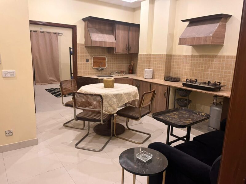 Furnished 2 bedroom apartment in Bahria Town Phase 7 Square Commercial