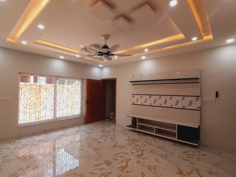 Corner 5-Bedroom House for Rent Near Faisal Mosque Masjid, E-7 Islamabad