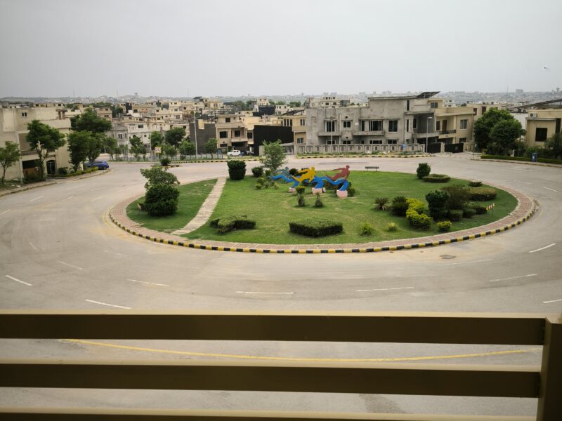 An Executive Living in Bahria Town!